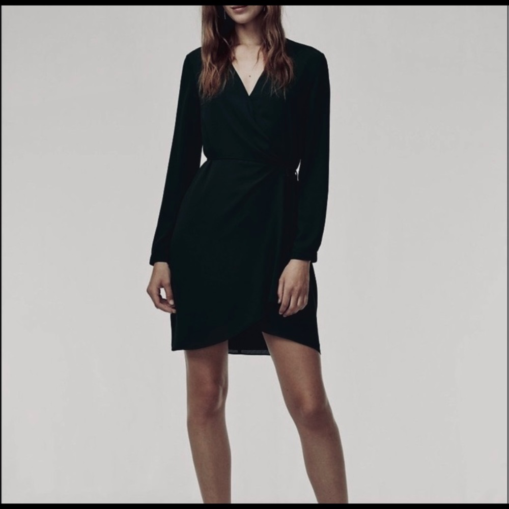 ⭐️Aritzia Babaton wrap dress❤️NEW❤️